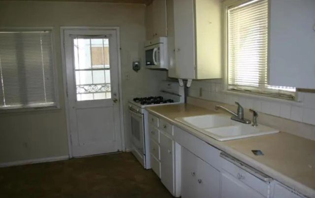 7535 Magnolia Ave, Riverside, CA 92504