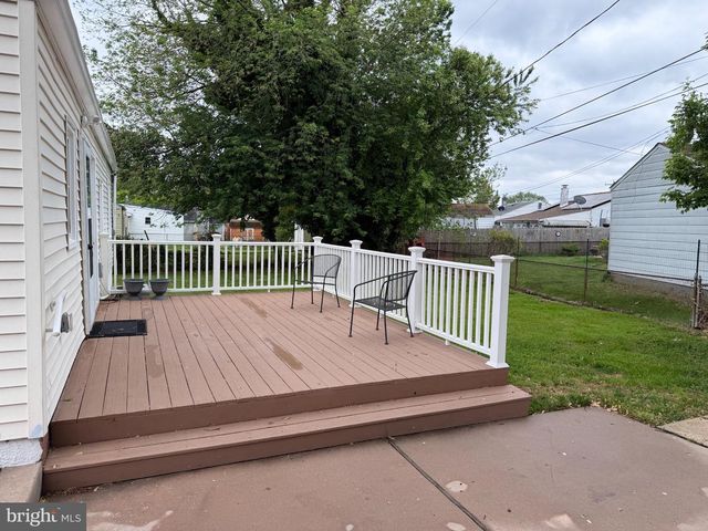 10 W BURTON AVE, New Castle, DE 19720