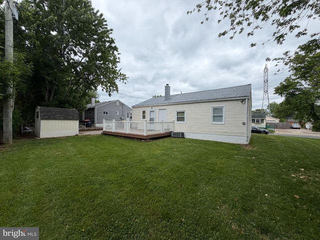 10 W BURTON AVE, New Castle, DE 19720