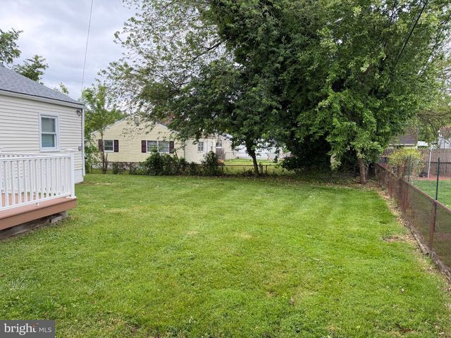 10 W BURTON AVE, New Castle, DE 19720