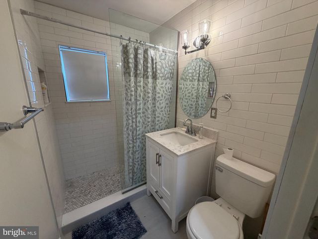 10 W BURTON AVE, New Castle, DE 19720