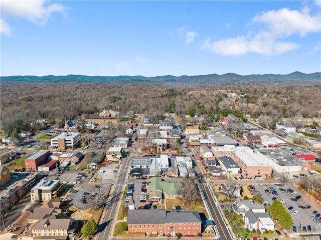 86 Pine Street, Dahlonega, GA 30533