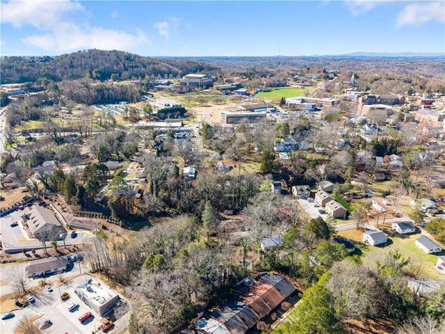 86 Pine Street, Dahlonega, GA 30533