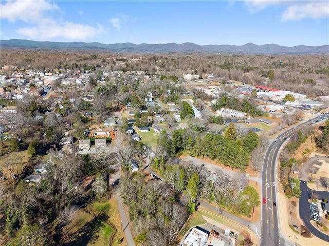 86 Pine Street, Dahlonega, GA 30533