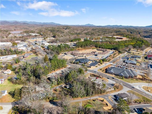 86 Pine Street, Dahlonega, GA 30533