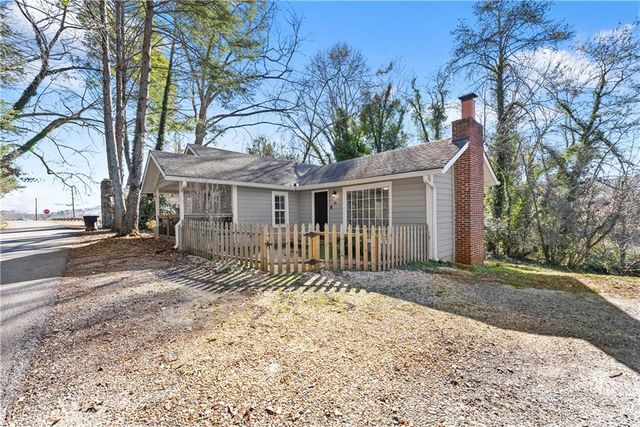 86 Pine Street, Dahlonega, GA 30533