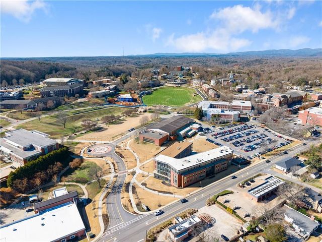 86 Pine Street, Dahlonega, GA 30533