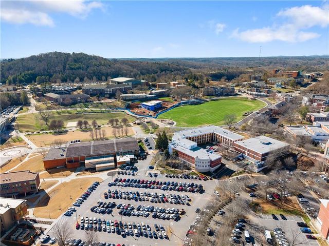 86 Pine Street, Dahlonega, GA 30533