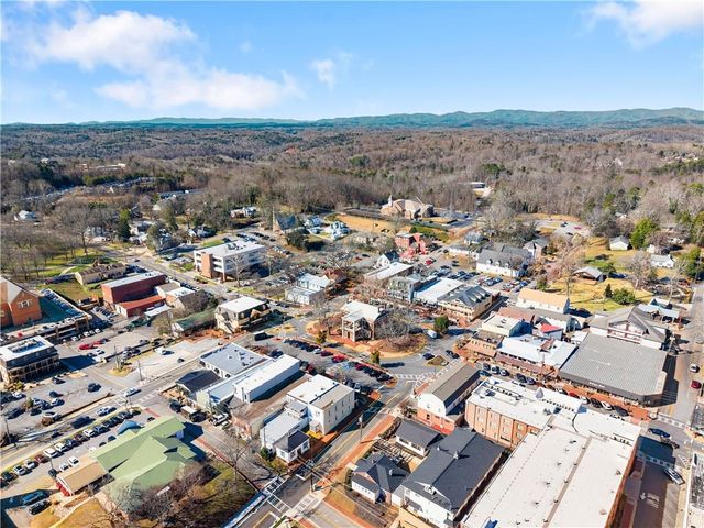 86 Pine Street, Dahlonega, GA 30533