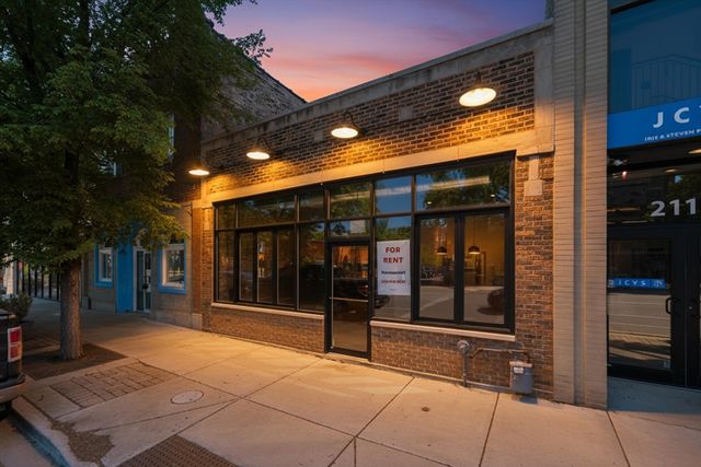 2114 W Lawrence Avenue, Chicago, IL 60625