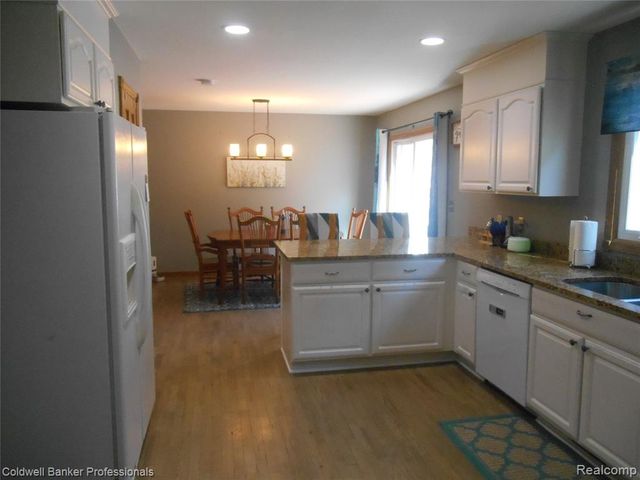 2704 Genny Ridge Drive, Lapeer, MI 48446