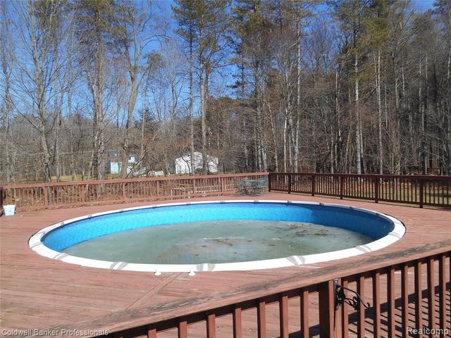 2704 Genny Ridge Drive, Lapeer, MI 48446