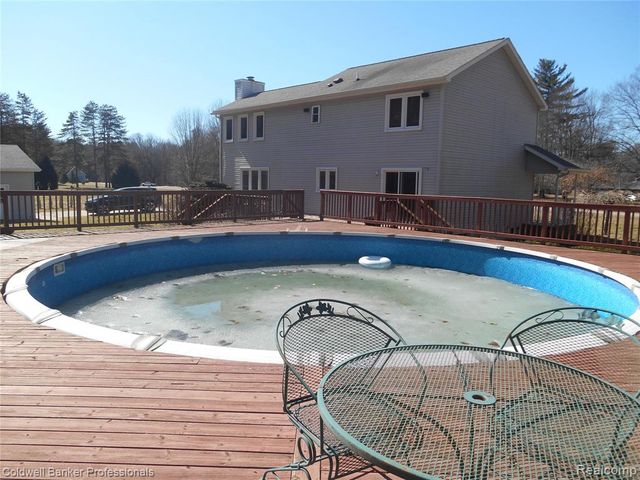 2704 Genny Ridge Drive, Lapeer, MI 48446