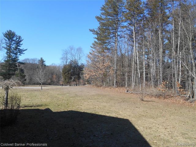 2704 Genny Ridge Drive, Lapeer, MI 48446