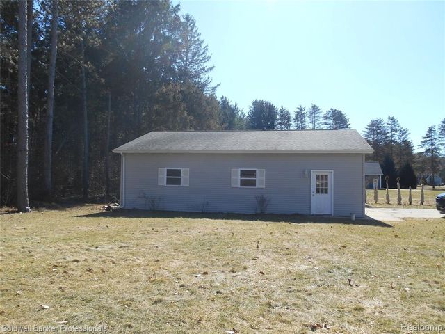 2704 Genny Ridge Drive, Lapeer, MI 48446