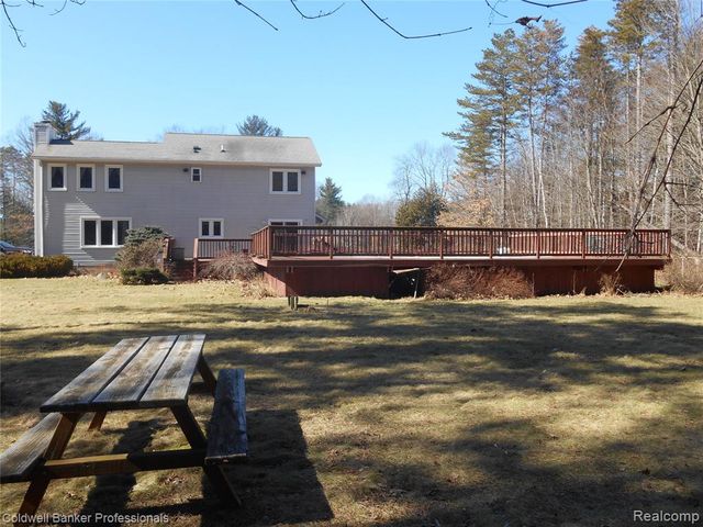 2704 Genny Ridge Drive, Lapeer, MI 48446