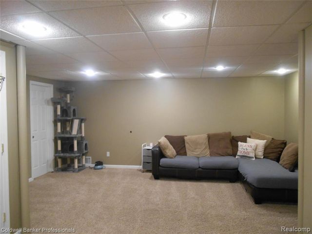 2704 Genny Ridge Drive, Lapeer, MI 48446