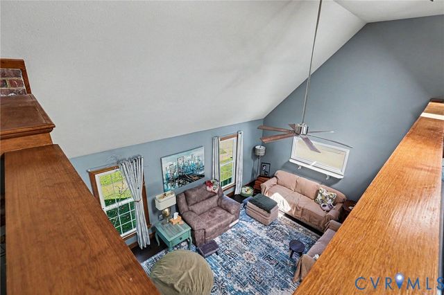 7101 N Hairpin Dr, Quinton, VA 23141