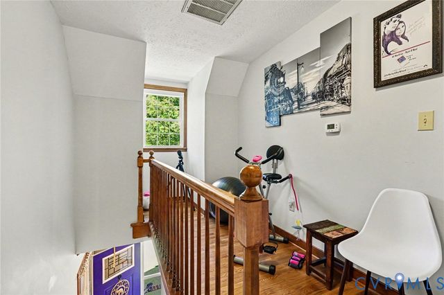 7101 N Hairpin Dr, Quinton, VA 23141