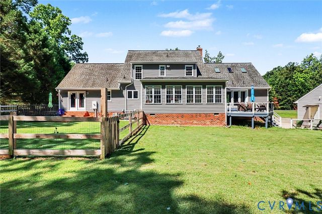 7101 N Hairpin Dr, Quinton, VA 23141