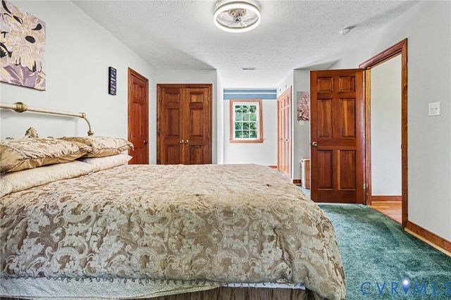 7101 N Hairpin Dr, Quinton, VA 23141