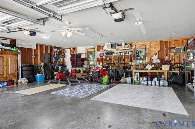 7101 N Hairpin Dr, Quinton, VA 23141