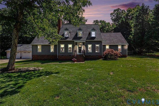 7101 N Hairpin Dr, Quinton, VA 23141