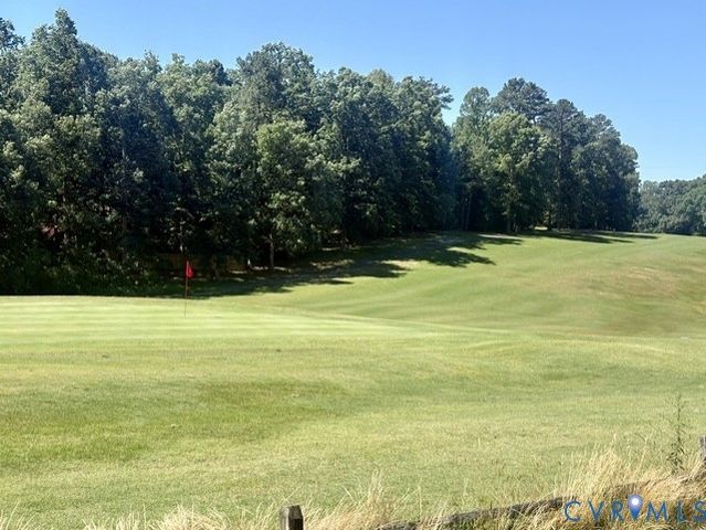7101 N Hairpin Dr, Quinton, VA 23141