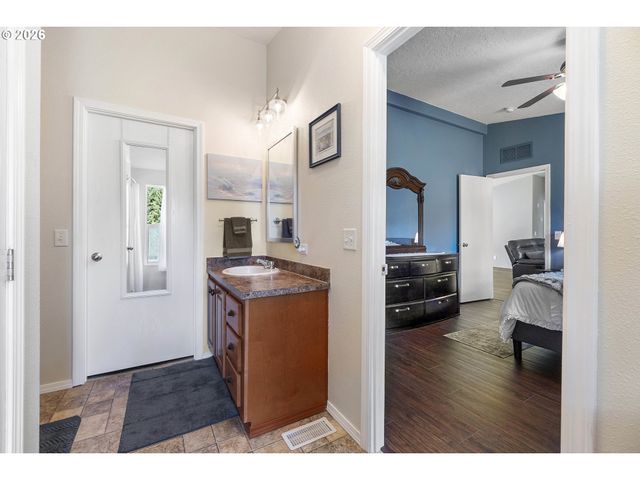 252 BLACKLEDGE Rd, Carson, WA 98610