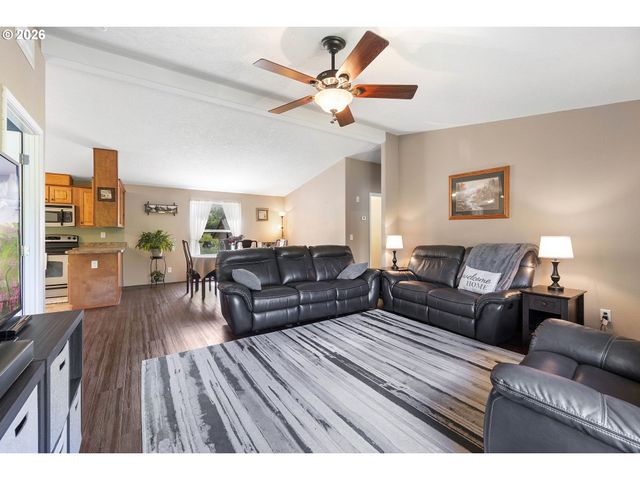 252 BLACKLEDGE Rd, Carson, WA 98610