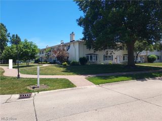 6-10 Meadowlawn Drive, Mentor, OH 44060