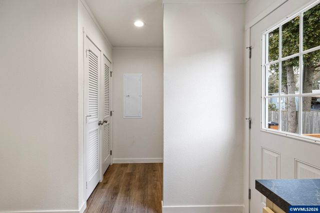 631 E Ellendale Av 206, Dallas, OR 97338