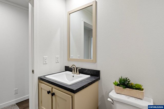 631 E Ellendale Av 206, Dallas, OR 97338