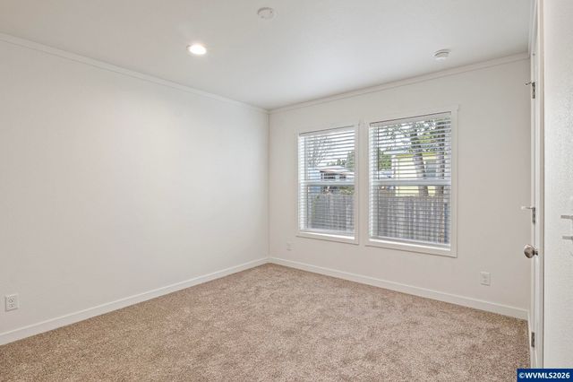 631 E Ellendale Av 206, Dallas, OR 97338