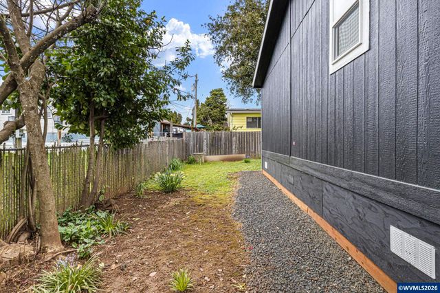 631 E Ellendale Av 206, Dallas, OR 97338