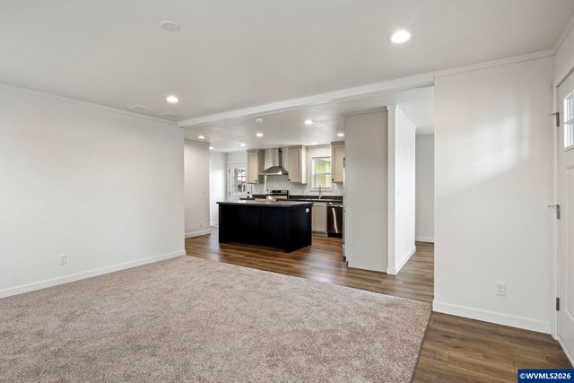 631 E Ellendale Av 206, Dallas, OR 97338