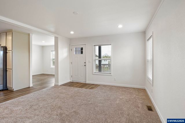 631 E Ellendale Av 206, Dallas, OR 97338