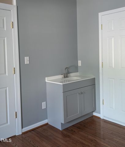 220 Ravenstone Drive, Cary, NC 27518