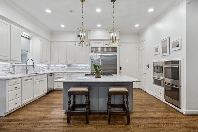 5422 John Dreaper Drive, Houston, TX 77056