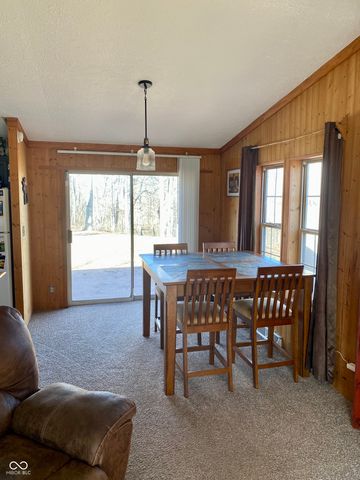 786 E Bonebrake Road, Veedersburg, IN 47987