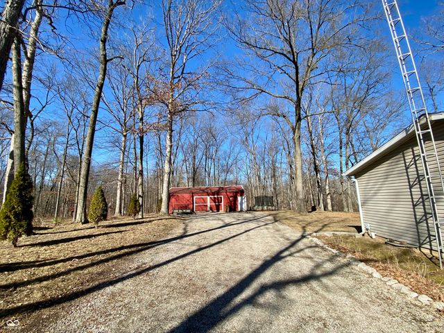 786 E Bonebrake Road, Veedersburg, IN 47987