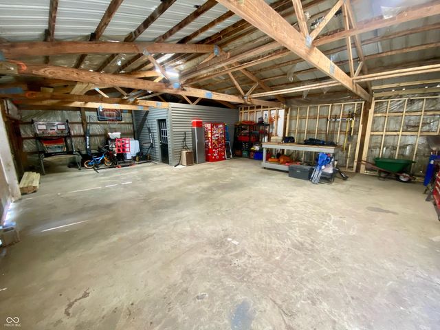 786 E Bonebrake Road, Veedersburg, IN 47987