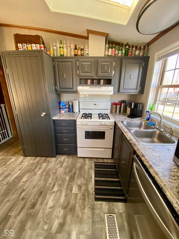 786 E Bonebrake Road, Veedersburg, IN 47987