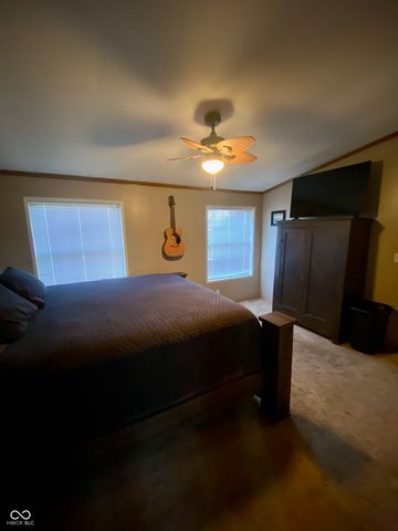 786 E Bonebrake Road, Veedersburg, IN 47987