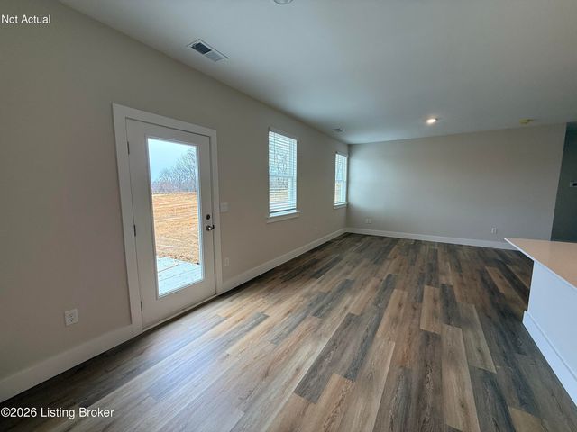 8103 Cedar Meadows Ln, Louisville, KY 40229