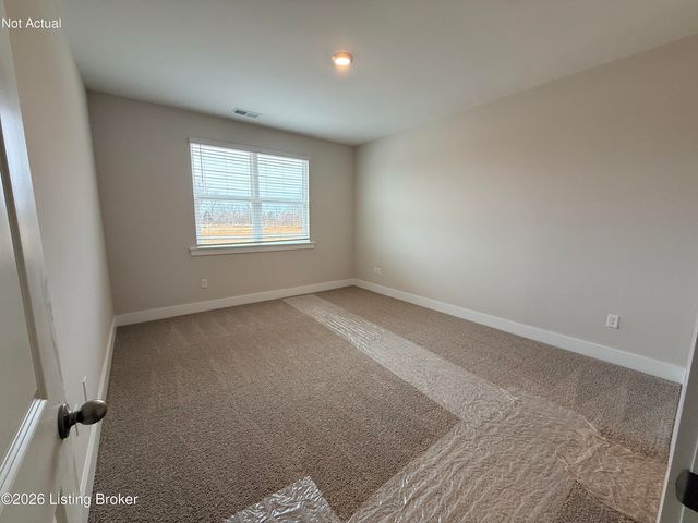 8103 Cedar Meadows Ln, Louisville, KY 40229