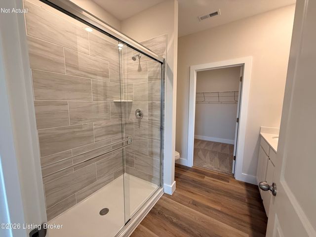 8103 Cedar Meadows Ln, Louisville, KY 40229