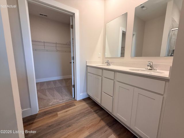 8103 Cedar Meadows Ln, Louisville, KY 40229