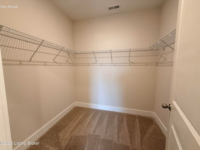 8103 Cedar Meadows Ln, Louisville, KY 40229