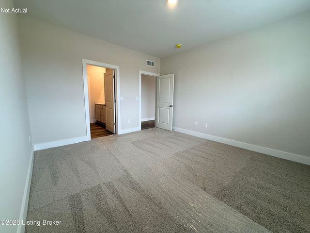 8103 Cedar Meadows Ln, Louisville, KY 40229